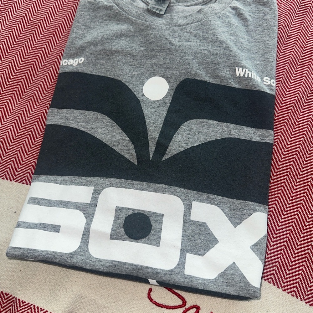 Gray Chicago White Sox T-Shirt